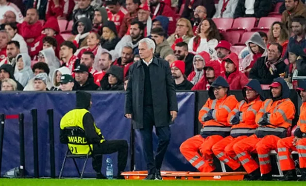 Benfica tấn công liên tục nhưng không thể phá lưới Leverkusen trong hiệp một
