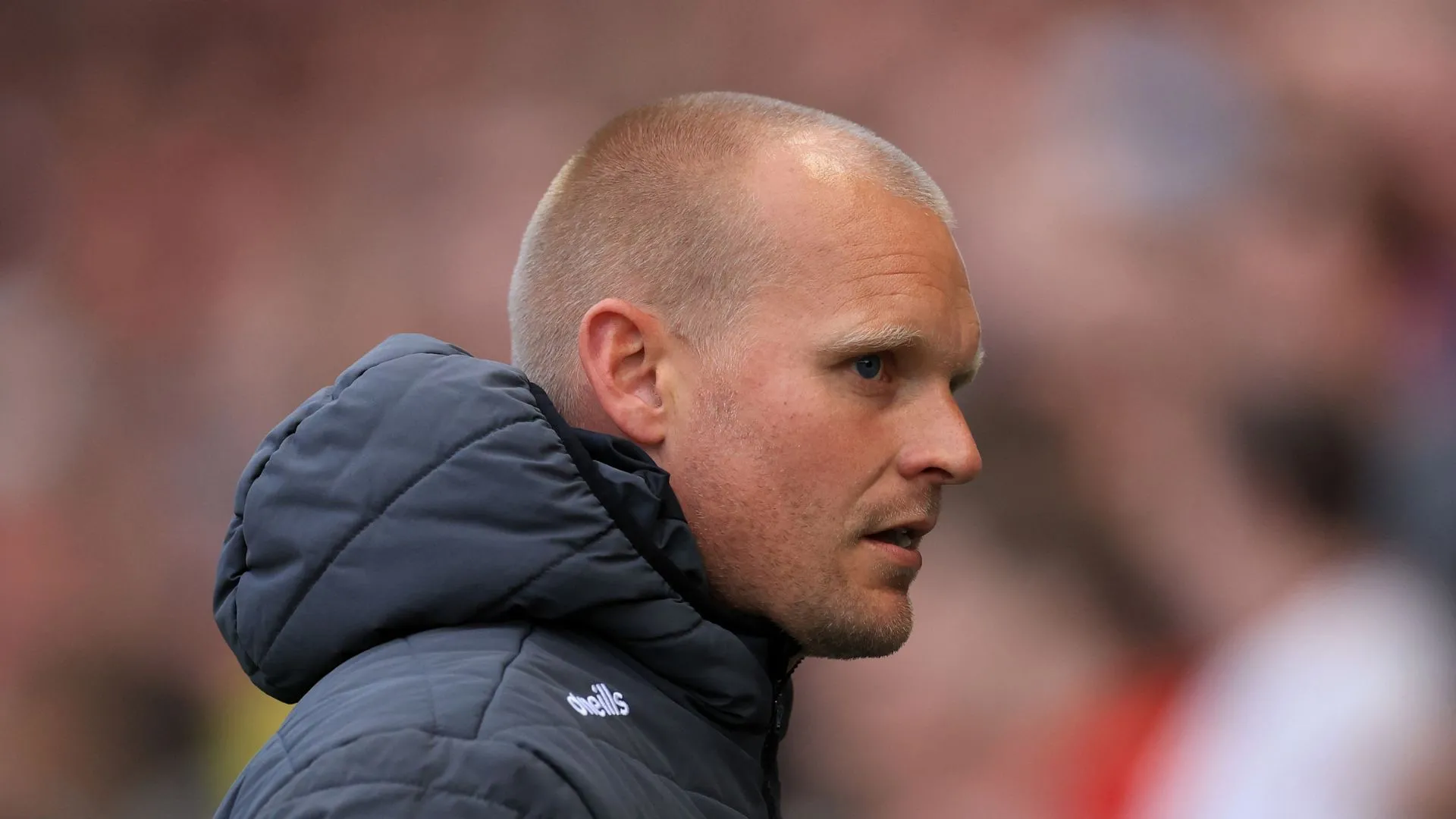 Huấn luyện viên Liam Manning trong trận đấu của Norwich City