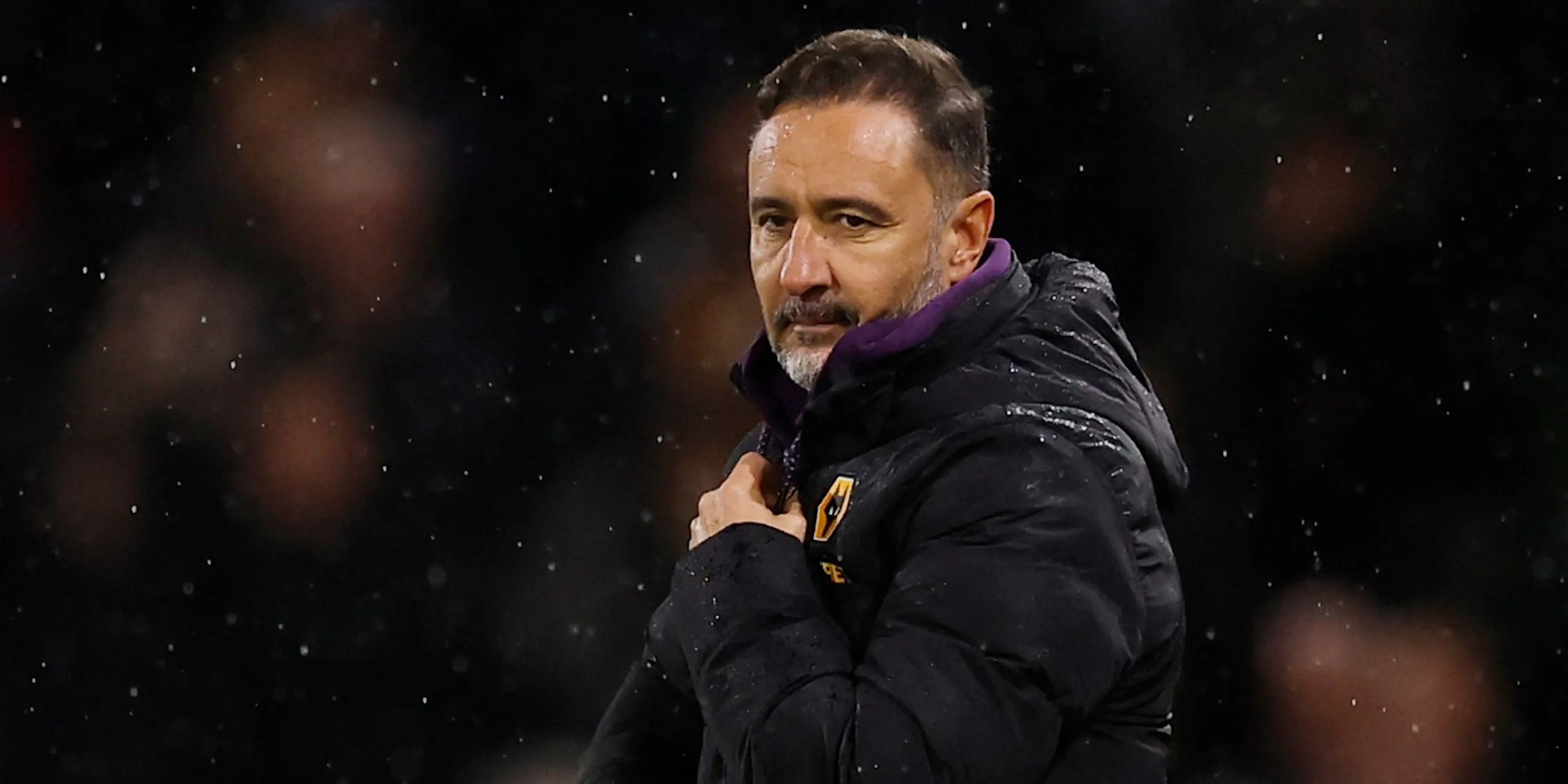 Huấn luyện viên Wolverhampton Wanderers - Vitor Pereira trên đường chỉ đạo