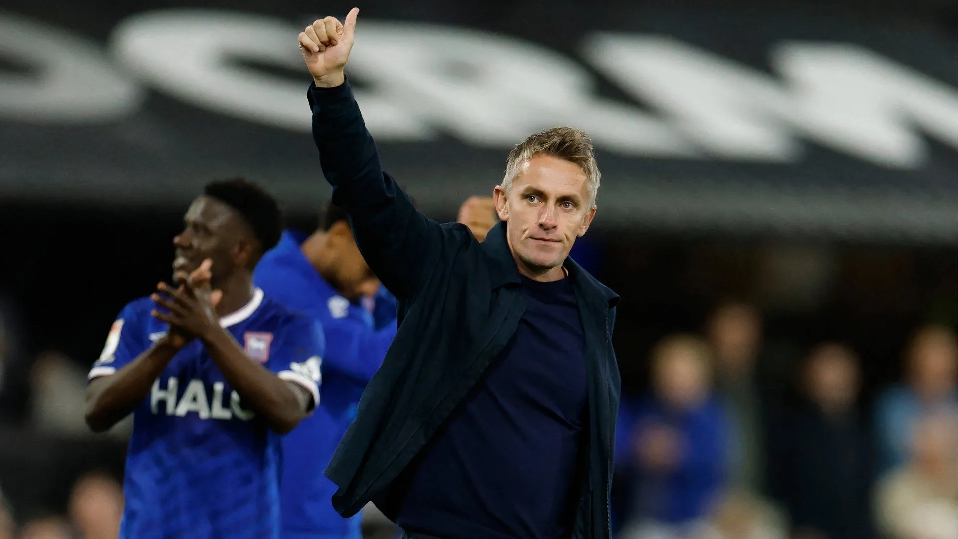 Kieran McKenna tập luyện cùng đội Ipswich Town