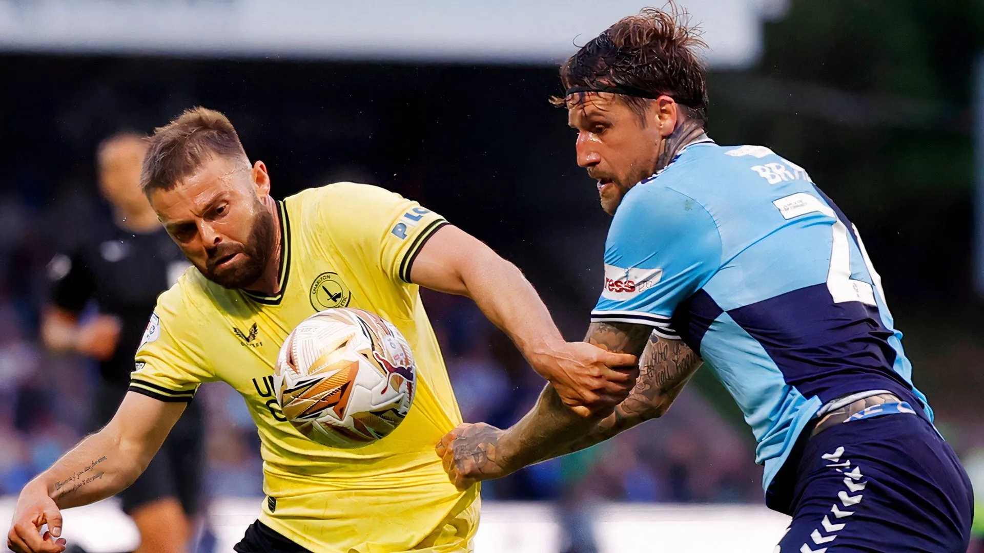 Matty Godden của Charlton Athletic trong trang phục đội nhà