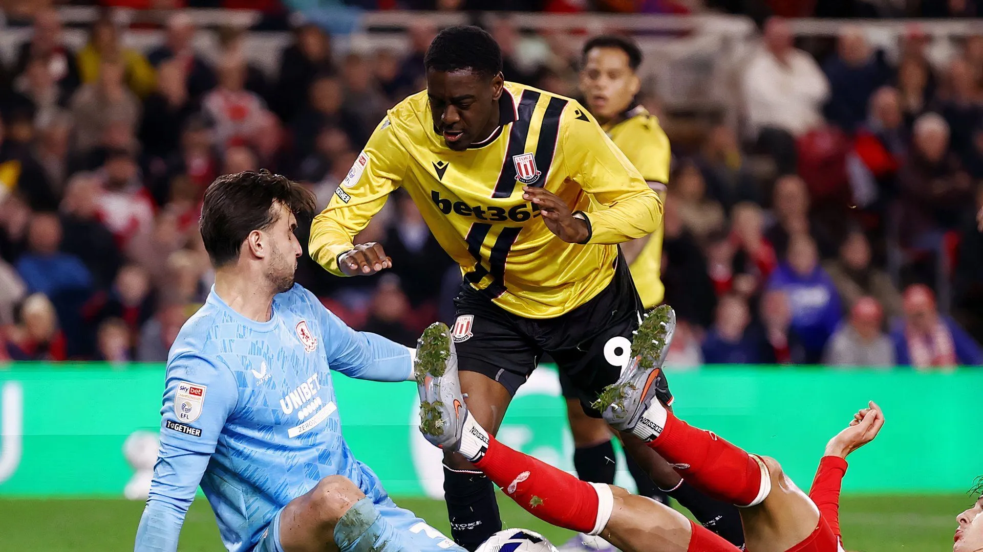 Môn sân bet365 Stadium nơi Divin Mubama tỏa sáng với Stoke City