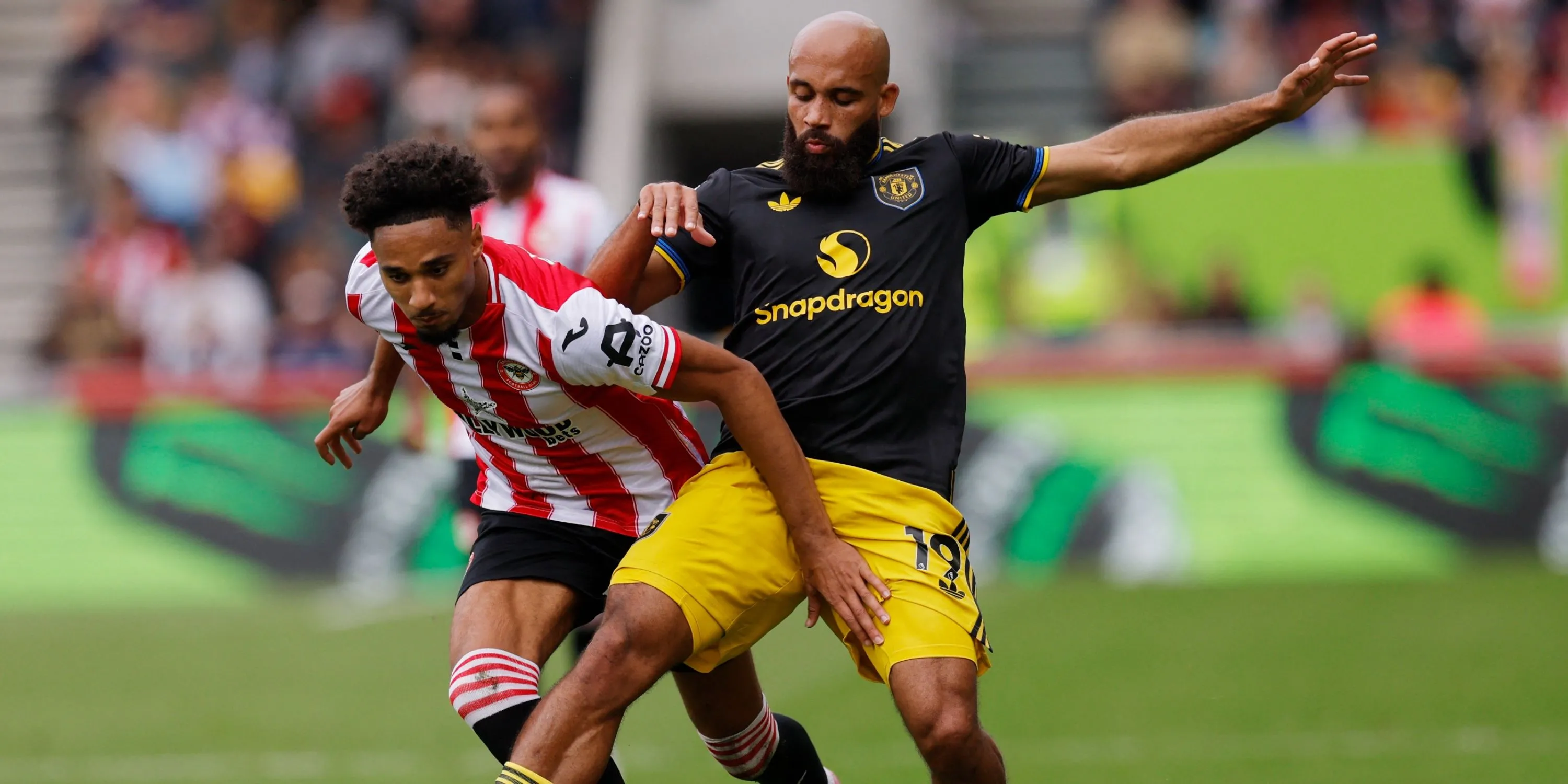 Schade trong trang phục Brentford thi đấu tại Premier League