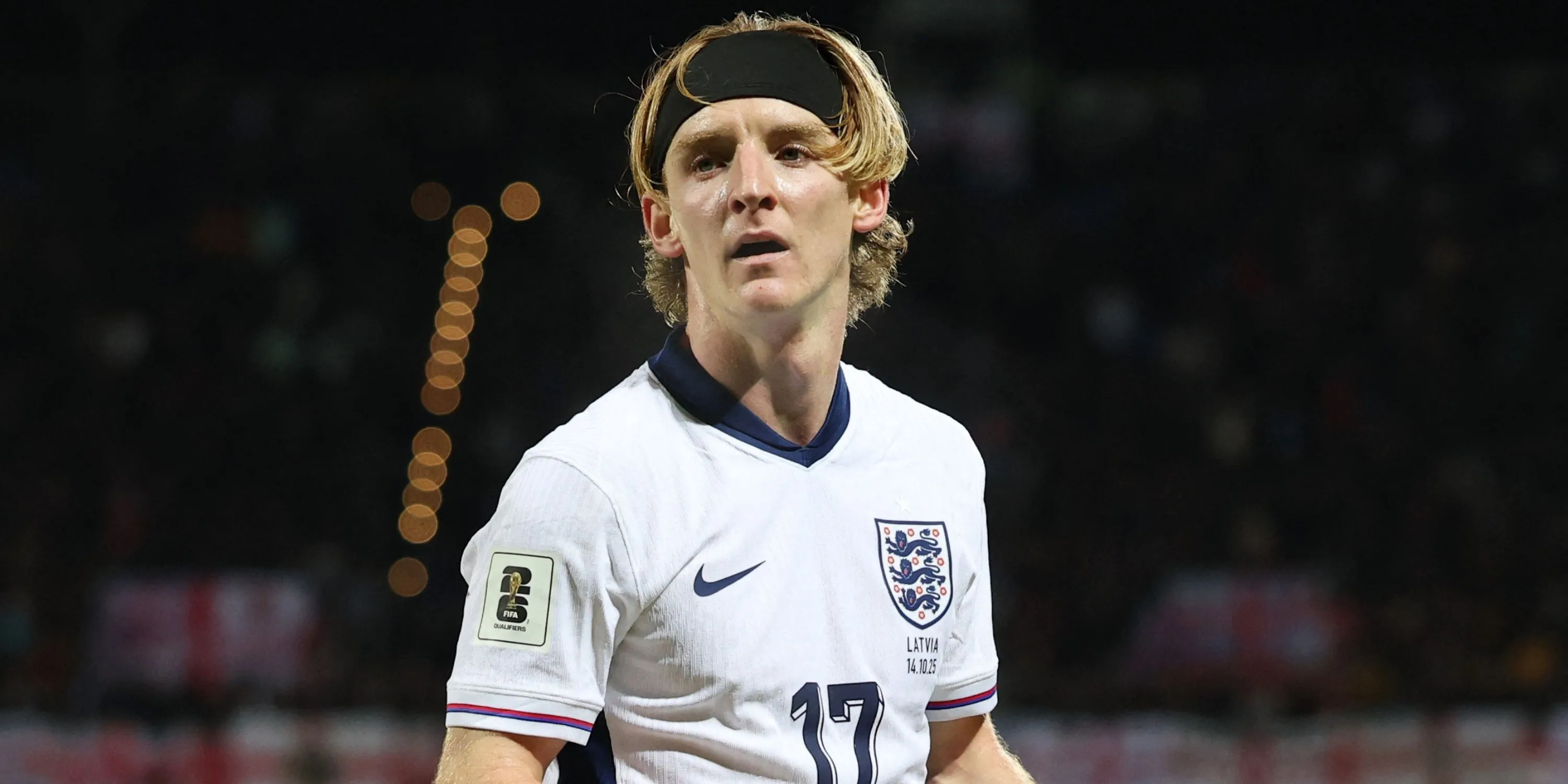 Tiền vệ Anthony Gordon ăn mừng sau khi ghi bàn cho tuyển Anh trước Latvia