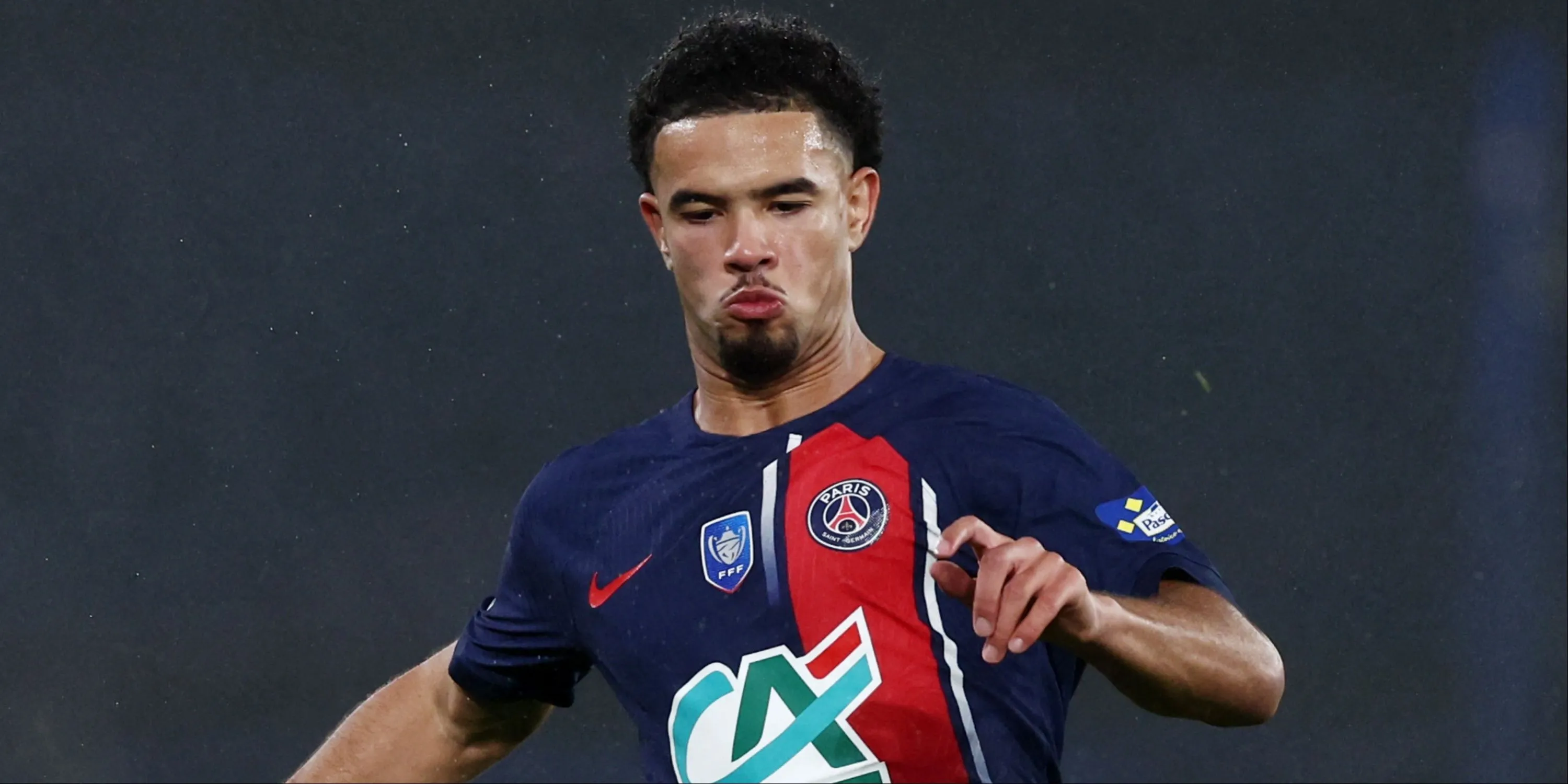 Warren Zaire-Emery thi đấu cho PSG